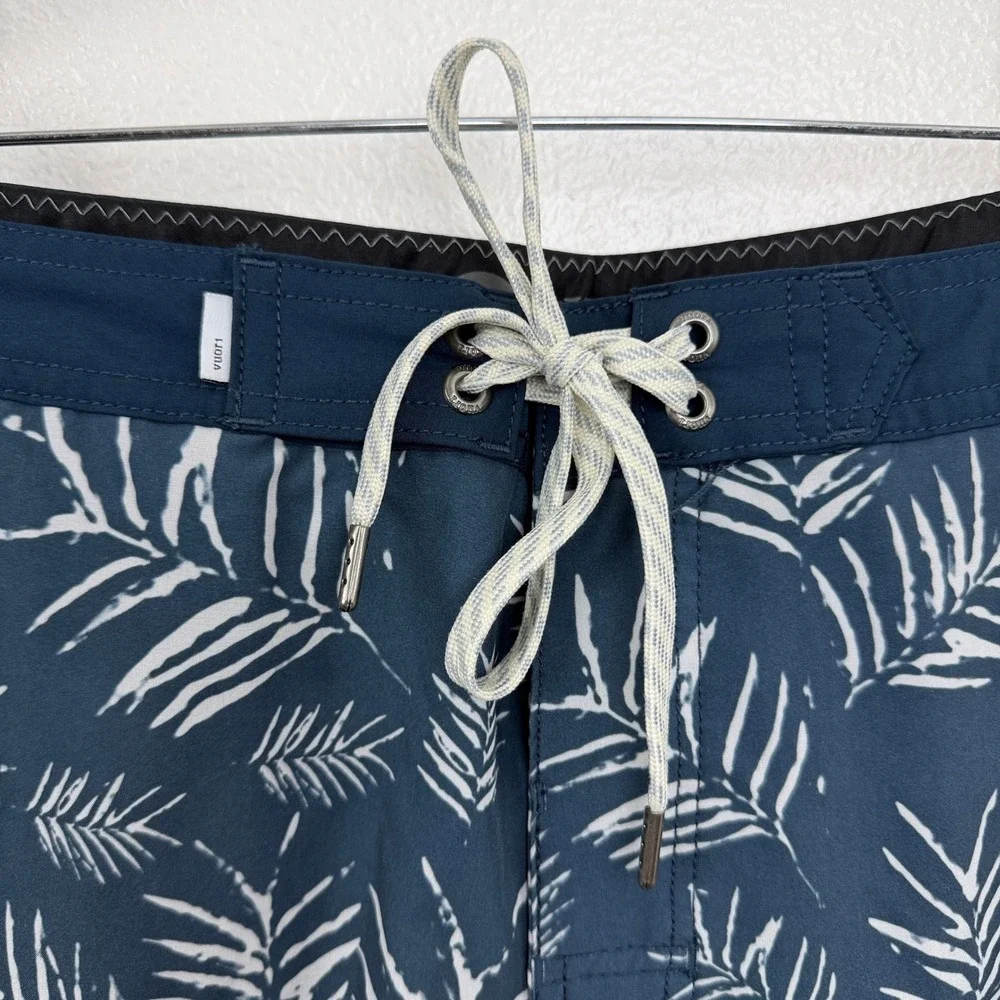 Vuori Board Shorts Mens 32 Blue Palm Leaf Print Cruise Performance Swim Trunks